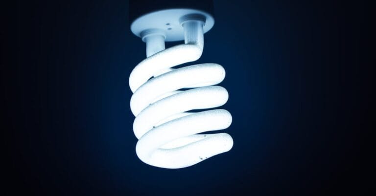 Jak snížit náklady na energie a ušetřit peníze: 7 způsobů, jak snížit své účty